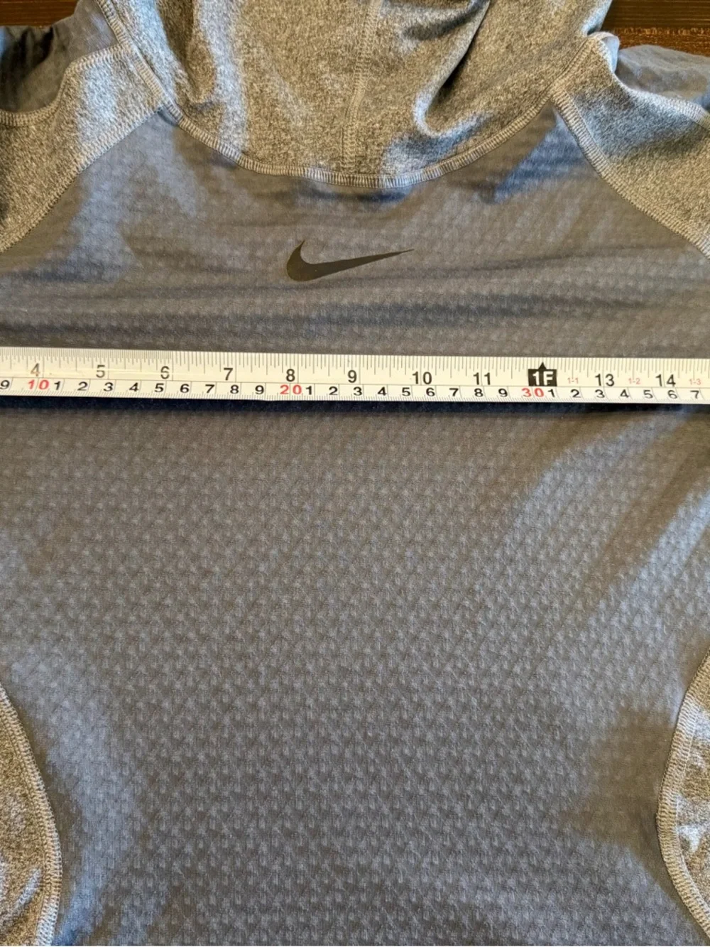 Nike Pro Hyperwarm Women’s Thermal Pullover Hoodie‎ - Gray Size M